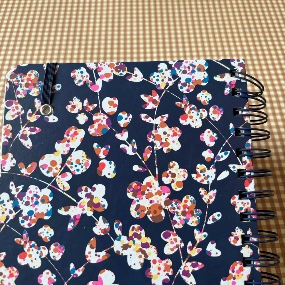 Vera Bradley‎ Floral notebook agenda 17 month planner 2023-2024. NEW